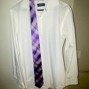 Men’s purple striped tie